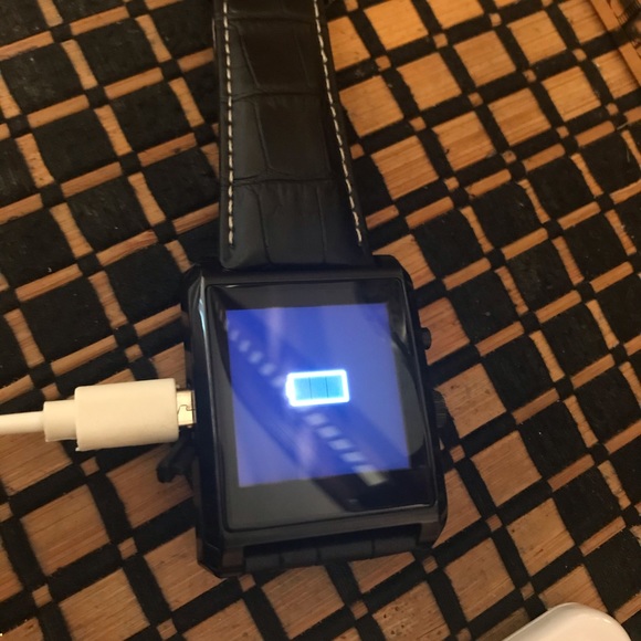 Android compatible smart watch with hidden camera. - Picture 3 of 5